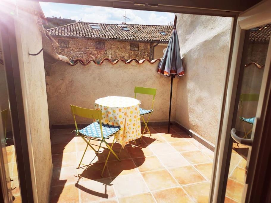 Appartement Avec Terrasse Saint-Martin-de-Brômes Exterior photo