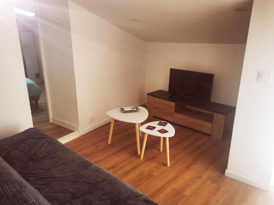 Appartement Avec Terrasse Saint-Martin-de-Brômes Exterior photo